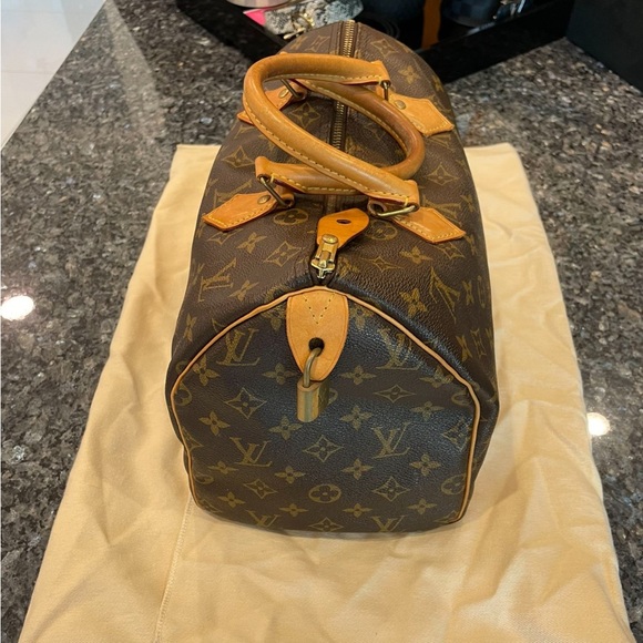 Louis Vuitton Vintage Monogram Canvas Speedy 30 - Picture 3 of 13